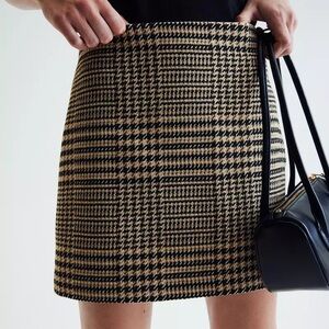 H&M Classic Houndstooth Mini Skirt